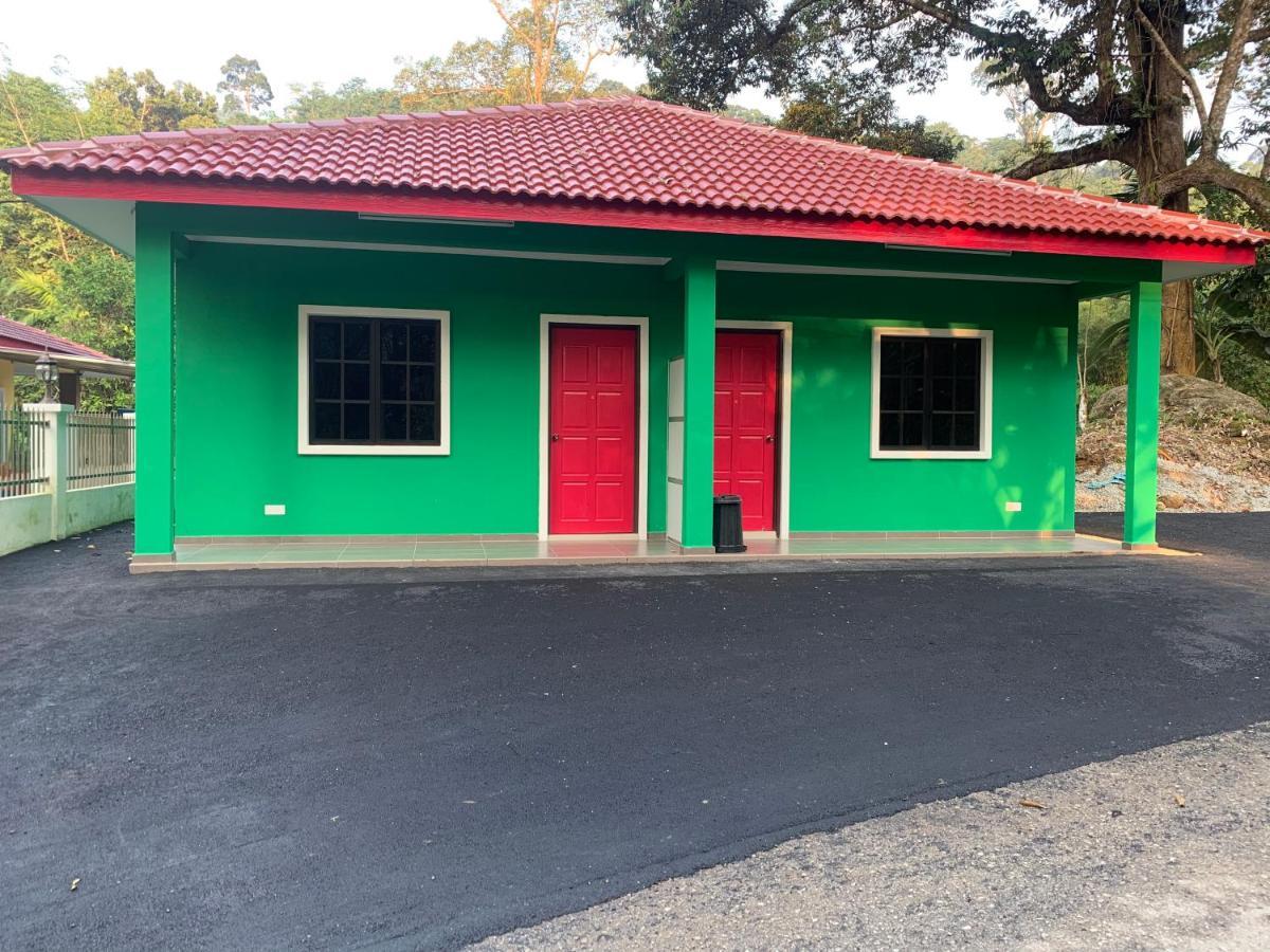 Chalet Latip D'Ayer Itam Hotel Kampong Ayer Hitam  Buitenkant foto