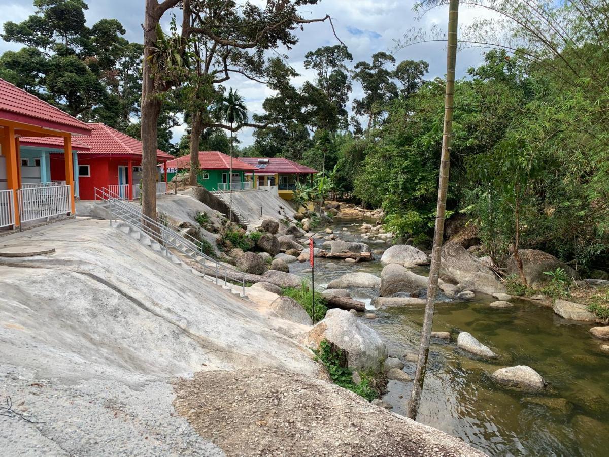 Chalet Latip D'Ayer Itam Hotel Kampong Ayer Hitam  Buitenkant foto